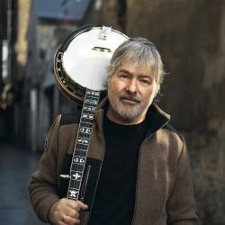 Headshot of Bela Fleck